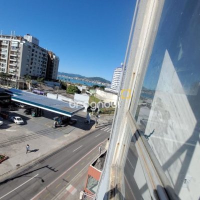 Sala com 28m², no bairro Estreito em Florianópolis