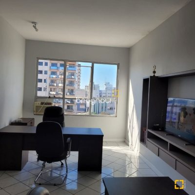 Sala com 28m², no bairro Estreito em Florianópolis