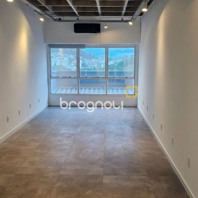 Sala com 27m², 1 garagem, no bairro Trindade em Florianópolis