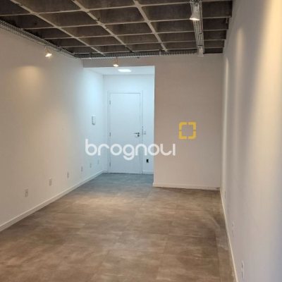 Sala com 27m², 1 garagem, no bairro Trindade em Florianópolis