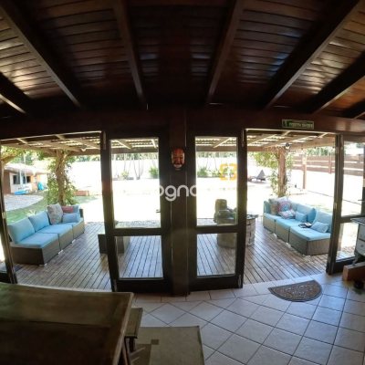 Casa de Condomínio com 230m², 3 quartos (sendo 3 suítes), 4 garagens, no bairro Rio Tavares em Florianópolis