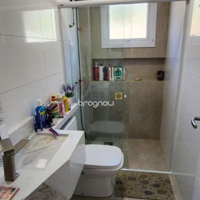 Casa de Condomínio com 200m², 4 quartos (sendo 3 suítes), 4 garagens, no bairro Cachoeira do Bom Jesus em Florianópolis