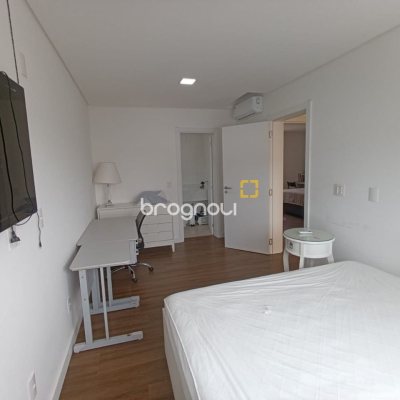 Casa de Condomínio com 200m², 4 quartos (sendo 3 suítes), 4 garagens, no bairro Cachoeira do Bom Jesus em Florianópolis