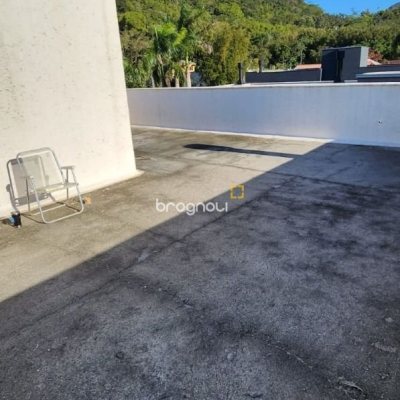 Casa de Condomínio com 200m², 4 quartos (sendo 3 suítes), 4 garagens, no bairro Cachoeira do Bom Jesus em Florianópolis