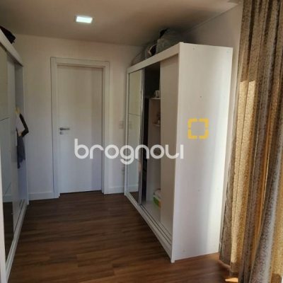 Casa de Condomínio com 200m², 4 quartos (sendo 3 suítes), 4 garagens, no bairro Cachoeira do Bom Jesus em Florianópolis