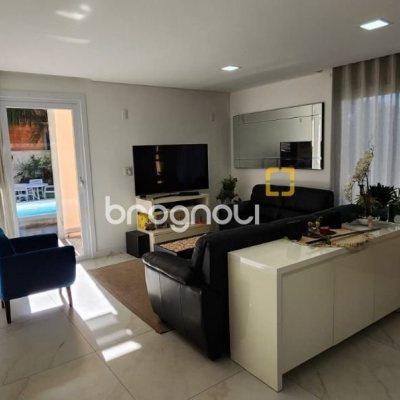 Casa de Condomínio com 200m², 4 quartos (sendo 3 suítes), 4 garagens, no bairro Cachoeira do Bom Jesus em Florianópolis