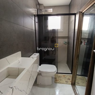 Casa de Condomínio com 200m², 4 quartos (sendo 3 suítes), 4 garagens, no bairro Cachoeira do Bom Jesus em Florianópolis