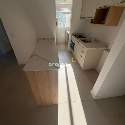 Apartamento com 65m², 2 quartos (sendo 1 suíte), 2 garagens, no bairro Itacorubi em Florianópolis
