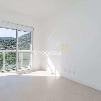 Apartamento com 65m², 2 quartos (sendo 1 suíte), 2 garagens, no bairro Itacorubi em Florianópolis