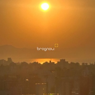 Apartamento com 65m², 2 quartos (sendo 1 suíte), 2 garagens, no bairro Itacorubi em Florianópolis
