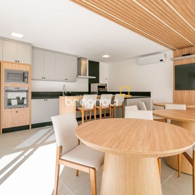 Apartamento com 65m², 2 quartos (sendo 1 suíte), 2 garagens, no bairro Itacorubi em Florianópolis
