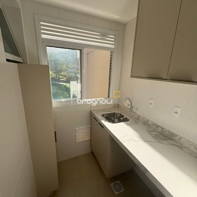 Apartamento com 65m², 2 quartos (sendo 1 suíte), 2 garagens, no bairro Itacorubi em Florianópolis