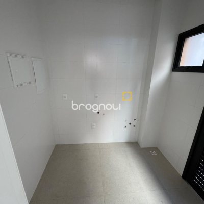 Casa de Condomínio com 242m², 3 quartos (sendo 3 suítes), 2 garagens, no bairro Cacupé em Florianópolis