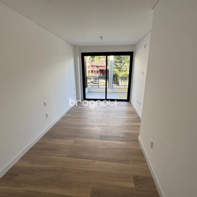 Casa de Condomínio com 242m², 3 quartos (sendo 3 suítes), 2 garagens, no bairro Cacupé em Florianópolis