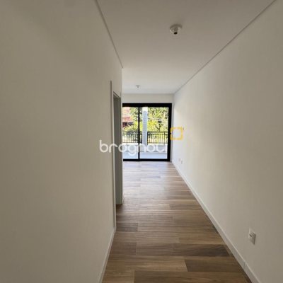 Casa de Condomínio com 242m², 3 quartos (sendo 3 suítes), 2 garagens, no bairro Cacupé em Florianópolis