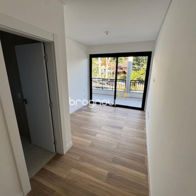 Casa de Condomínio com 242m², 3 quartos (sendo 3 suítes), 2 garagens, no bairro Cacupé em Florianópolis