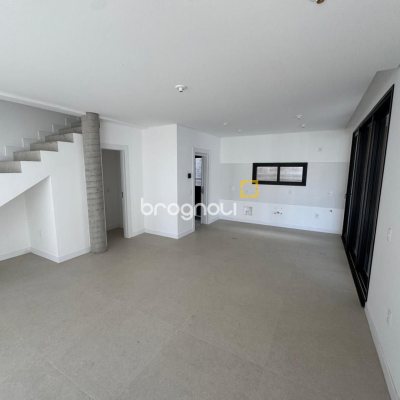 Casa de Condomínio com 242m², 3 quartos (sendo 3 suítes), 2 garagens, no bairro Cacupé em Florianópolis