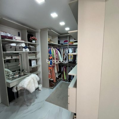 Cobertura com 257m², 3 quartos (sendo 3 suítes), 2 garagens, no bairro Ingleses em Florianópolis