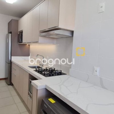 Apartamento com 68m², 2 quartos (sendo 1 suíte), no bairro Rio Caveiras em Biguaçu