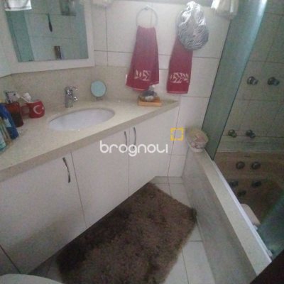 Apartamento com 140m², 3 quartos (sendo 2 suítes), 2 garagens, no bairro Centro em Florianópolis