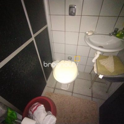 Apartamento com 140m², 3 quartos (sendo 2 suítes), 2 garagens, no bairro Centro em Florianópolis