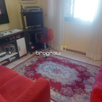 Apartamento com 140m², 3 quartos (sendo 2 suítes), 2 garagens, no bairro Centro em Florianópolis