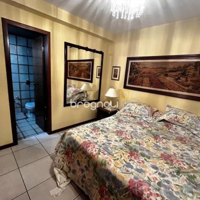 Apartamento com 140m², 3 quartos (sendo 2 suítes), 2 garagens, no bairro Centro em Florianópolis