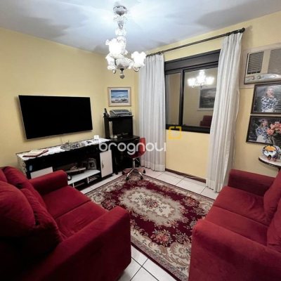 Apartamento com 140m², 3 quartos (sendo 2 suítes), 2 garagens, no bairro Centro em Florianópolis