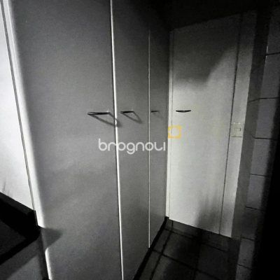 Apartamento com 140m², 3 quartos (sendo 2 suítes), 2 garagens, no bairro Centro em Florianópolis