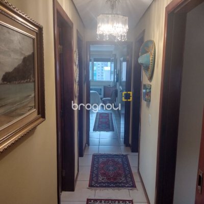 Apartamento com 140m², 3 quartos (sendo 2 suítes), 2 garagens, no bairro Centro em Florianópolis