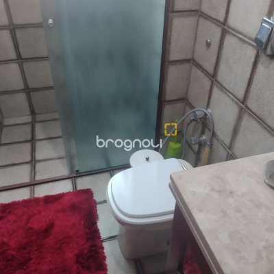 Apartamento com 140m², 3 quartos (sendo 2 suítes), 2 garagens, no bairro Centro em Florianópolis