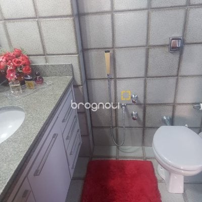Apartamento com 140m², 3 quartos (sendo 2 suítes), 2 garagens, no bairro Centro em Florianópolis