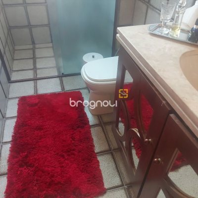 Apartamento com 140m², 3 quartos (sendo 2 suítes), 2 garagens, no bairro Centro em Florianópolis