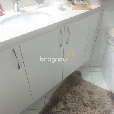 Apartamento com 140m², 3 quartos (sendo 2 suítes), 2 garagens, no bairro Centro em Florianópolis