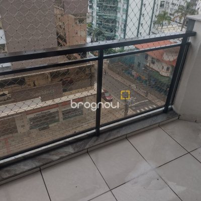Apartamento com 140m², 3 quartos (sendo 2 suítes), 2 garagens, no bairro Centro em Florianópolis