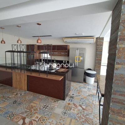 Apartamento com 88m², 3 quartos (sendo 1 suíte), 1 garagem, no bairro Centro em Florianópolis