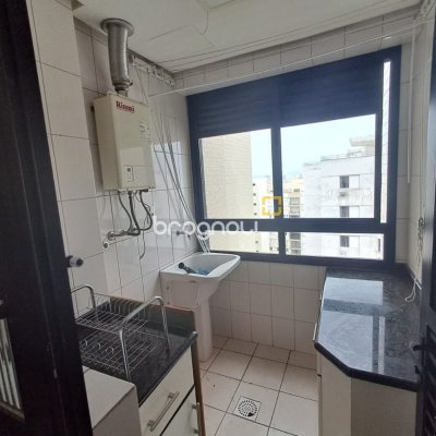 Apartamento com 88m², 3 quartos (sendo 1 suíte), 1 garagem, no bairro Centro em Florianópolis