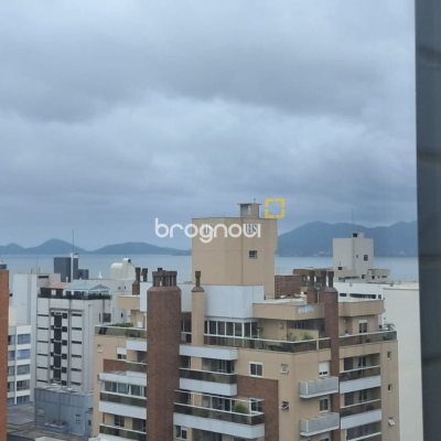 Apartamento com 88m², 3 quartos (sendo 1 suíte), 1 garagem, no bairro Centro em Florianópolis