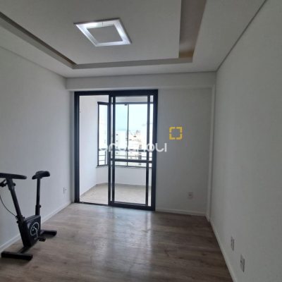 Apartamento com 88m², 3 quartos (sendo 1 suíte), 1 garagem, no bairro Centro em Florianópolis