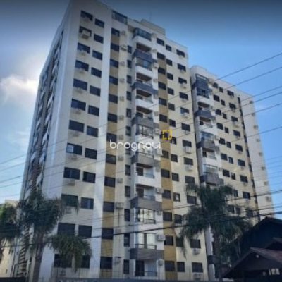 Apartamento com 88m², 3 quartos (sendo 1 suíte), 1 garagem, no bairro Centro em Florianópolis