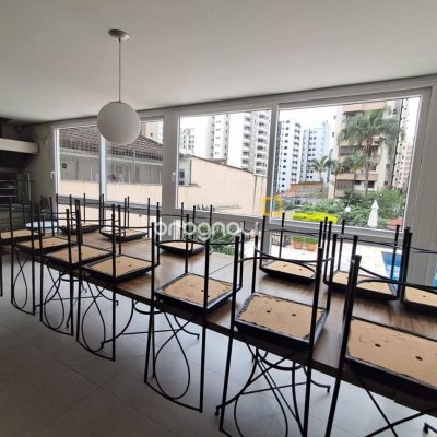 Apartamento com 88m², 3 quartos (sendo 1 suíte), 1 garagem, no bairro Centro em Florianópolis