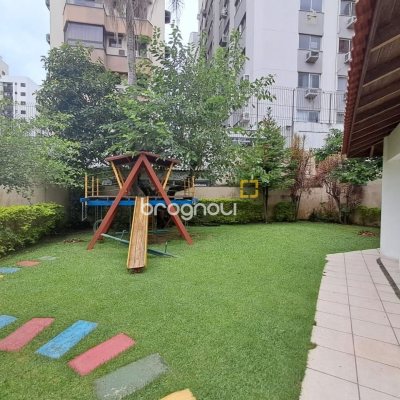 Apartamento com 88m², 3 quartos (sendo 1 suíte), 1 garagem, no bairro Centro em Florianópolis