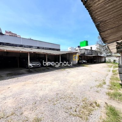 Terreno com 1169m², no bairro Estreito em Florianópolis