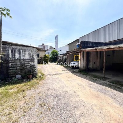 Terreno com 1169m², no bairro Estreito em Florianópolis