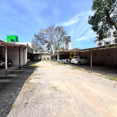 Terreno com 1169m², no bairro Estreito em Florianópolis