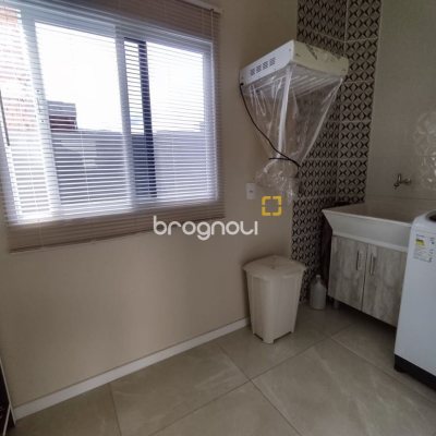 Casa com 327m², 5 quartos (sendo 3 suítes), 4 garagens, no bairro Ingleses em Florianópolis