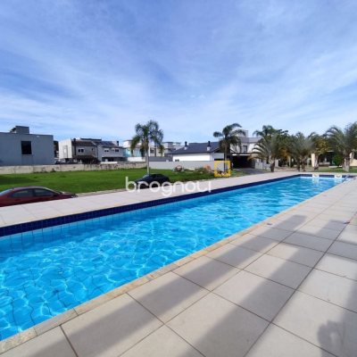 Casa com 327m², 5 quartos (sendo 3 suítes), 4 garagens, no bairro Ingleses em Florianópolis