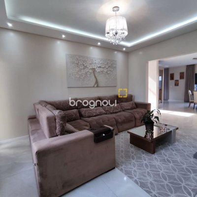 Casa com 327m², 5 quartos (sendo 3 suítes), 4 garagens, no bairro Ingleses em Florianópolis