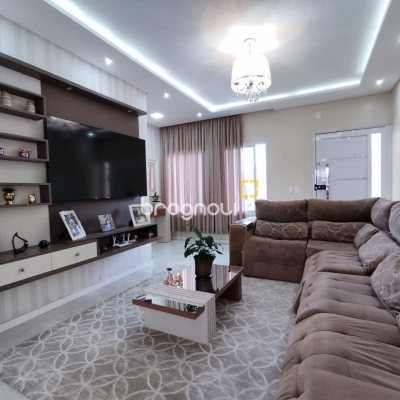 Casa com 327m², 5 quartos (sendo 3 suítes), 4 garagens, no bairro Ingleses em Florianópolis