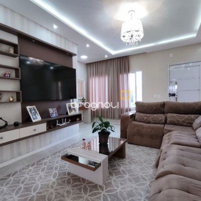 Casa com 327m², 5 quartos (sendo 3 suítes), 4 garagens, no bairro Ingleses em Florianópolis
